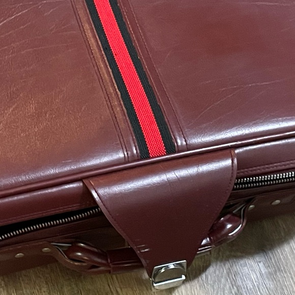Vintage Travel Suitcase made in Korea unbranded Maroon With Red Stripe - Picture 6 of 10
